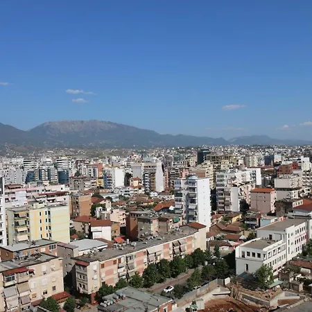 公寓 Skyline 14 In Tirana's Center 地拉那